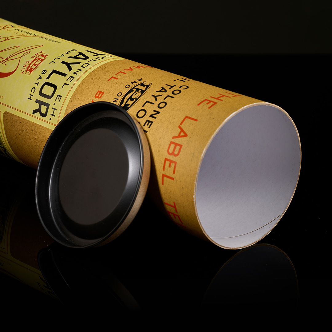Aktueller Firmenfall über Klassische Whisky-Rohrverpackung. Kostenoptimierte Produktion in großem Volumen.