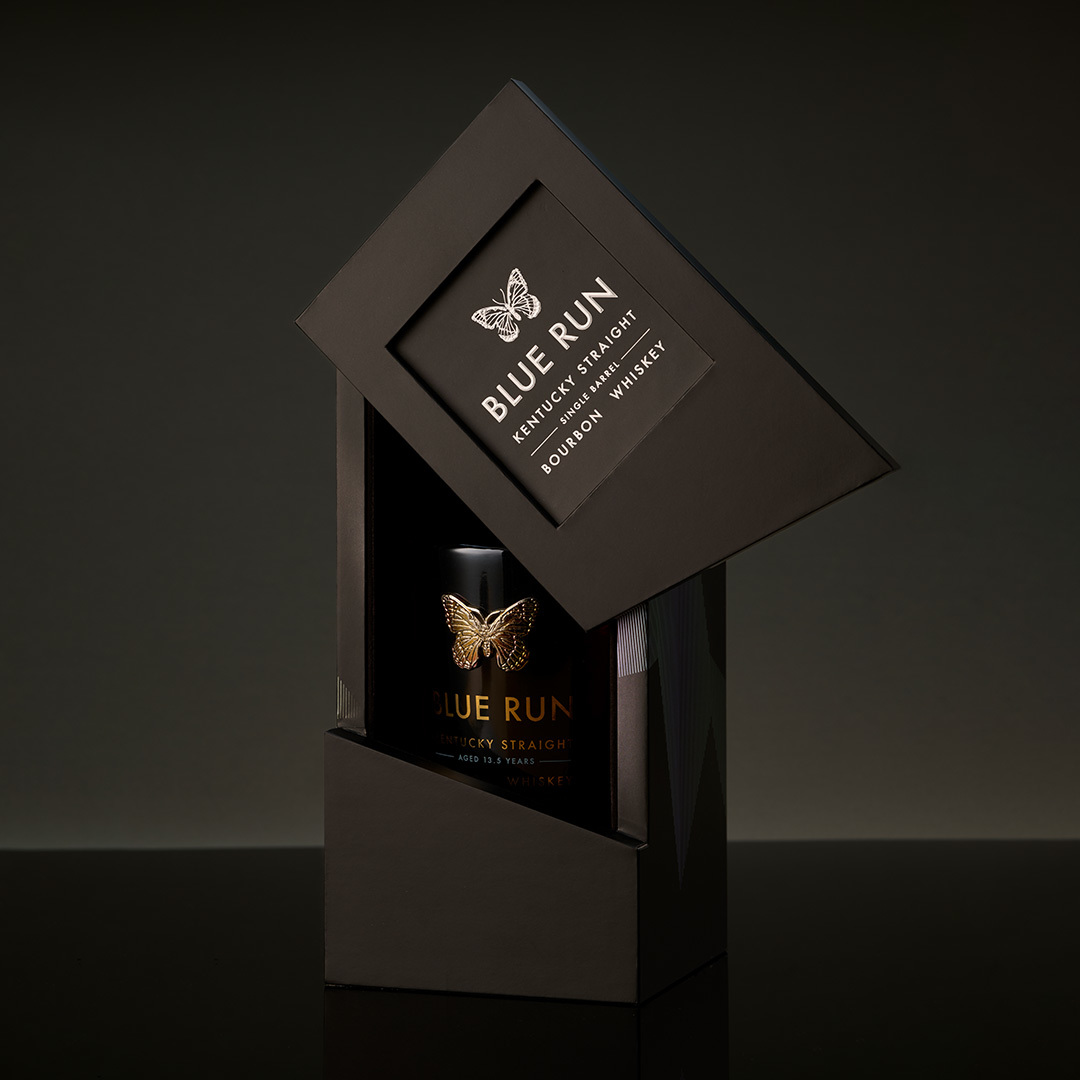 ultimo caso aziendale circa Imballaggio di whisky in MDF di lusso.