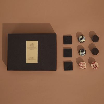 Round Luxury Chocolate Gift Packaging Box With Lid And Base Structure Eco Friendly