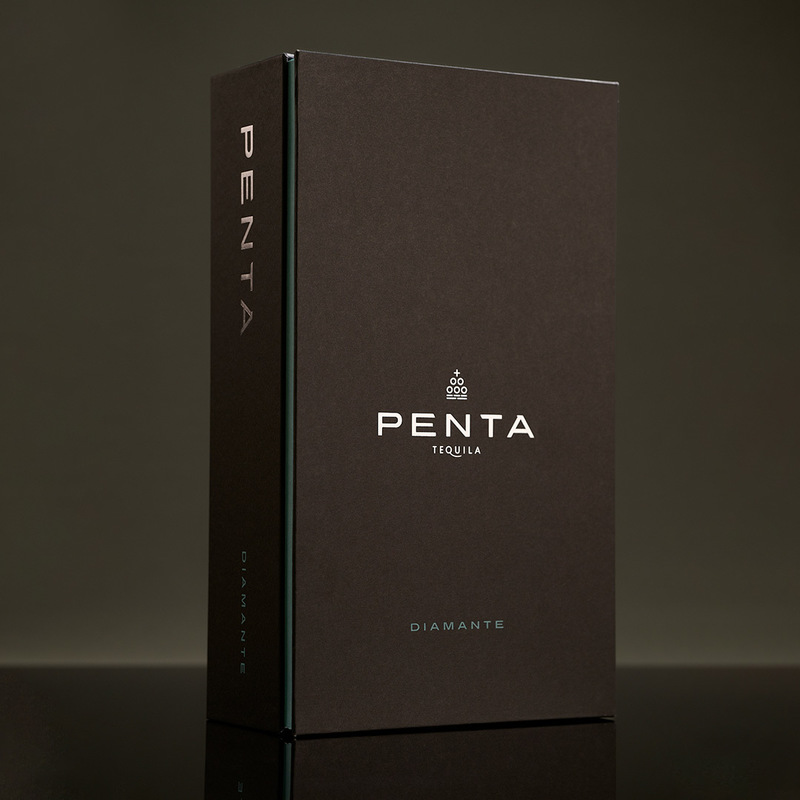 Soft Touch Matte Black Wine Packaging Box Custom Rigid Paper Clamshell Cover Foldable Box