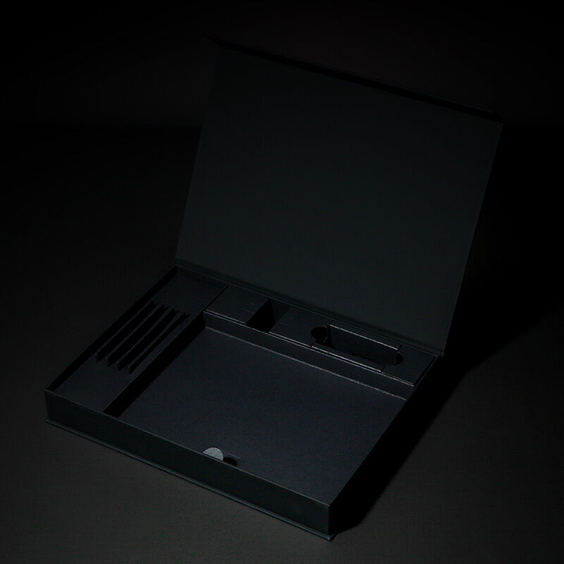 Custom Luxury Matte Black Foam Insert Magnetic Paper Gift Box Clamshell Fliptop Folding Rigid Packaging Boxes